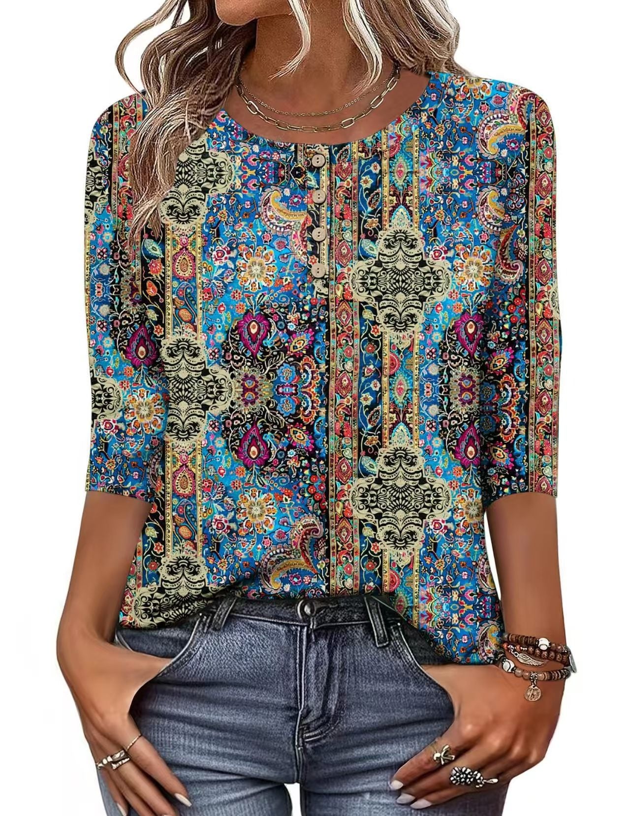 Button-print V-neck Three-quarter Sleeve