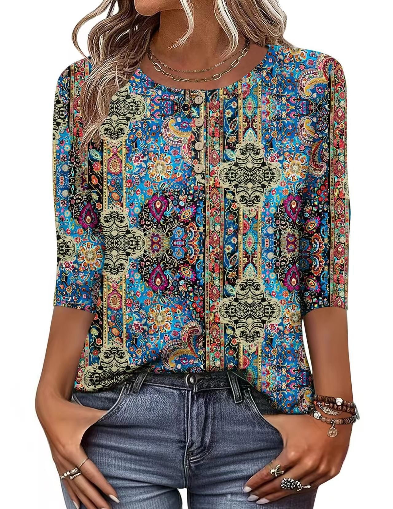 Button-print V-neck Three-quarter Sleeve
