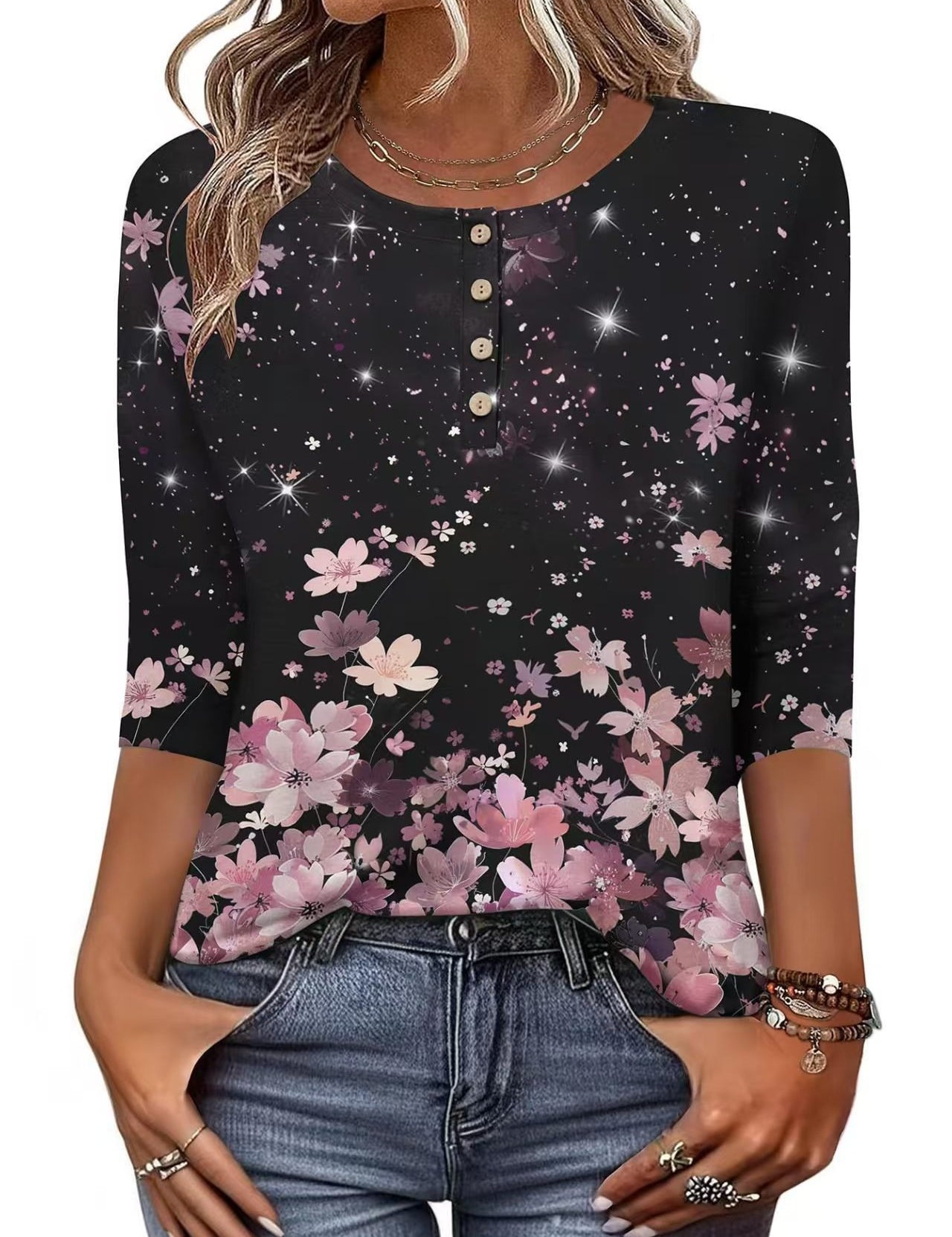Button-print V-neck Three-quarter Sleeve