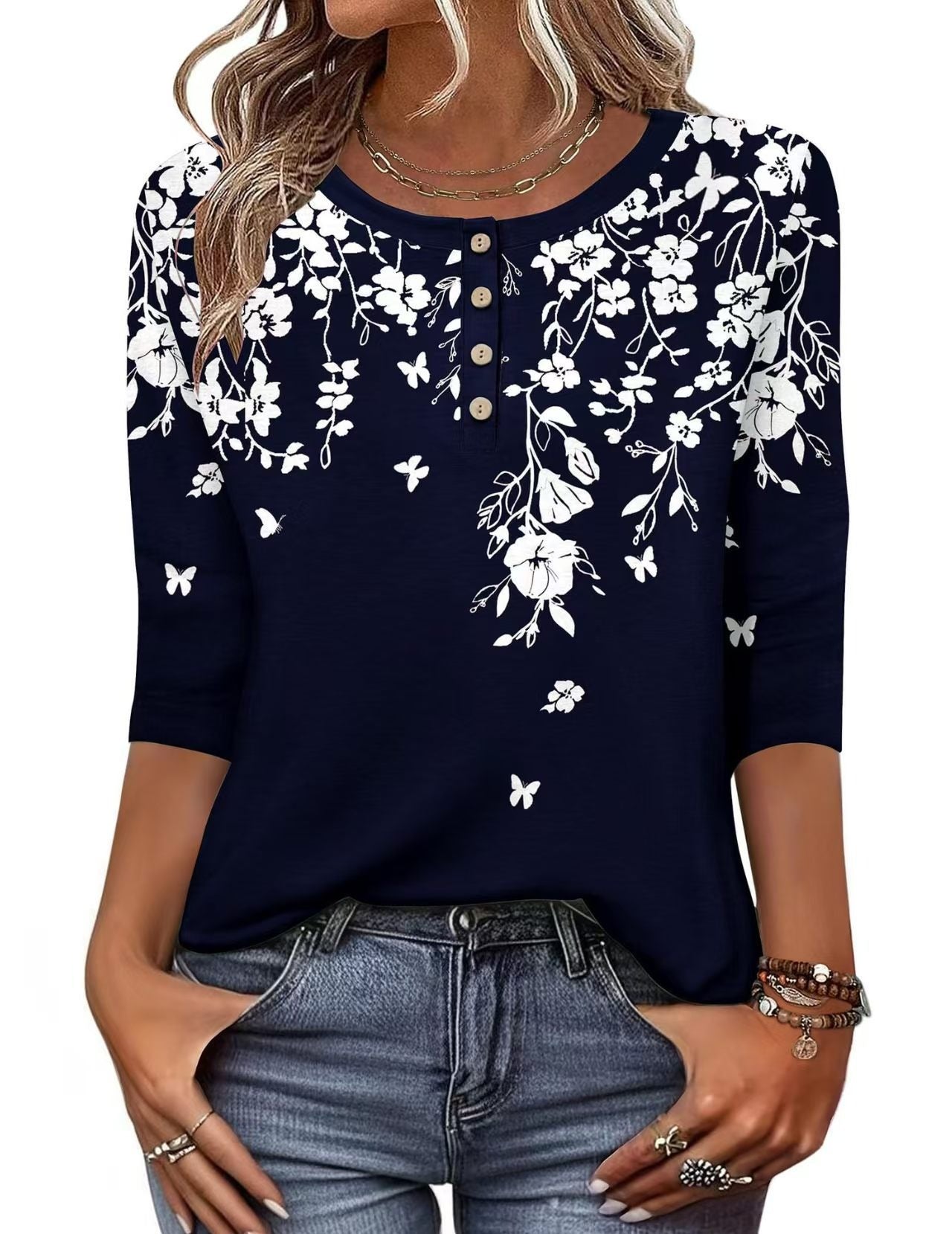Button-print V-neck Three-quarter Sleeve