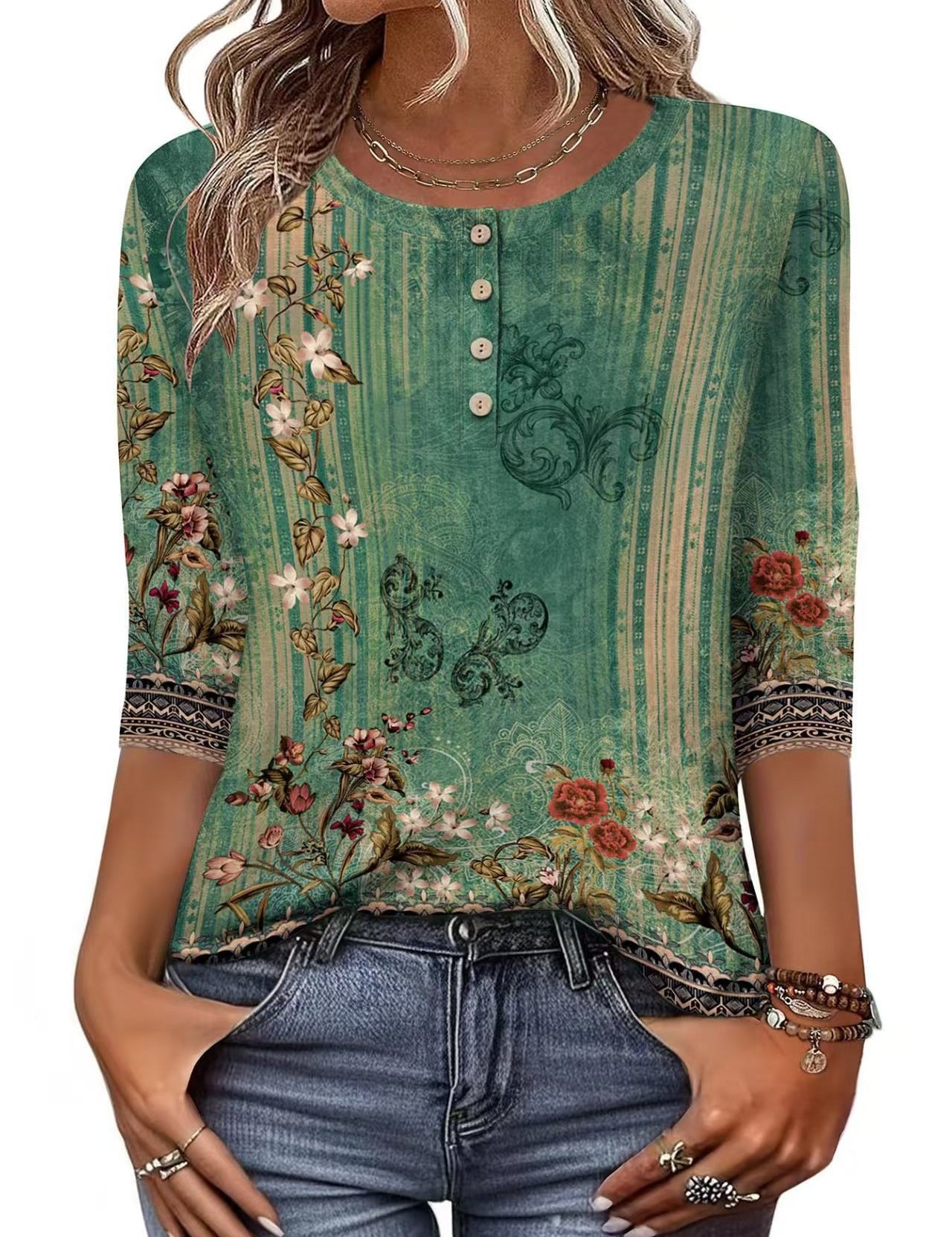 Button-print V-neck Three-quarter Sleeve