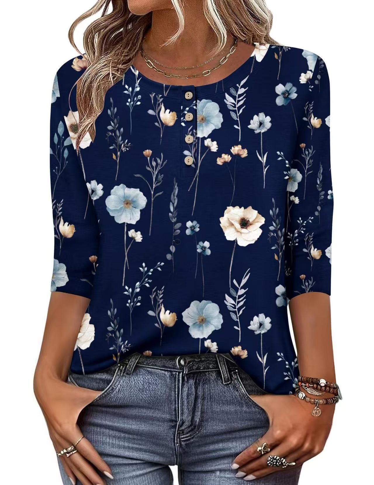 Button-print V-neck Three-quarter Sleeve